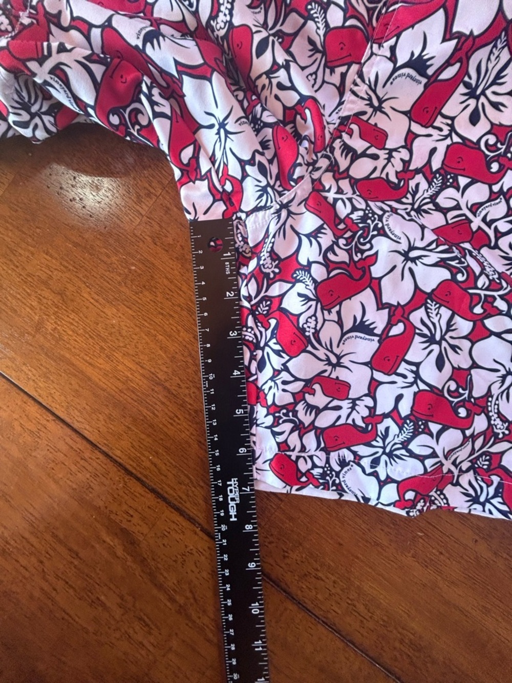 Vineyard Vines Whale Print 7” Swim Trunks - Picture 5 of 5